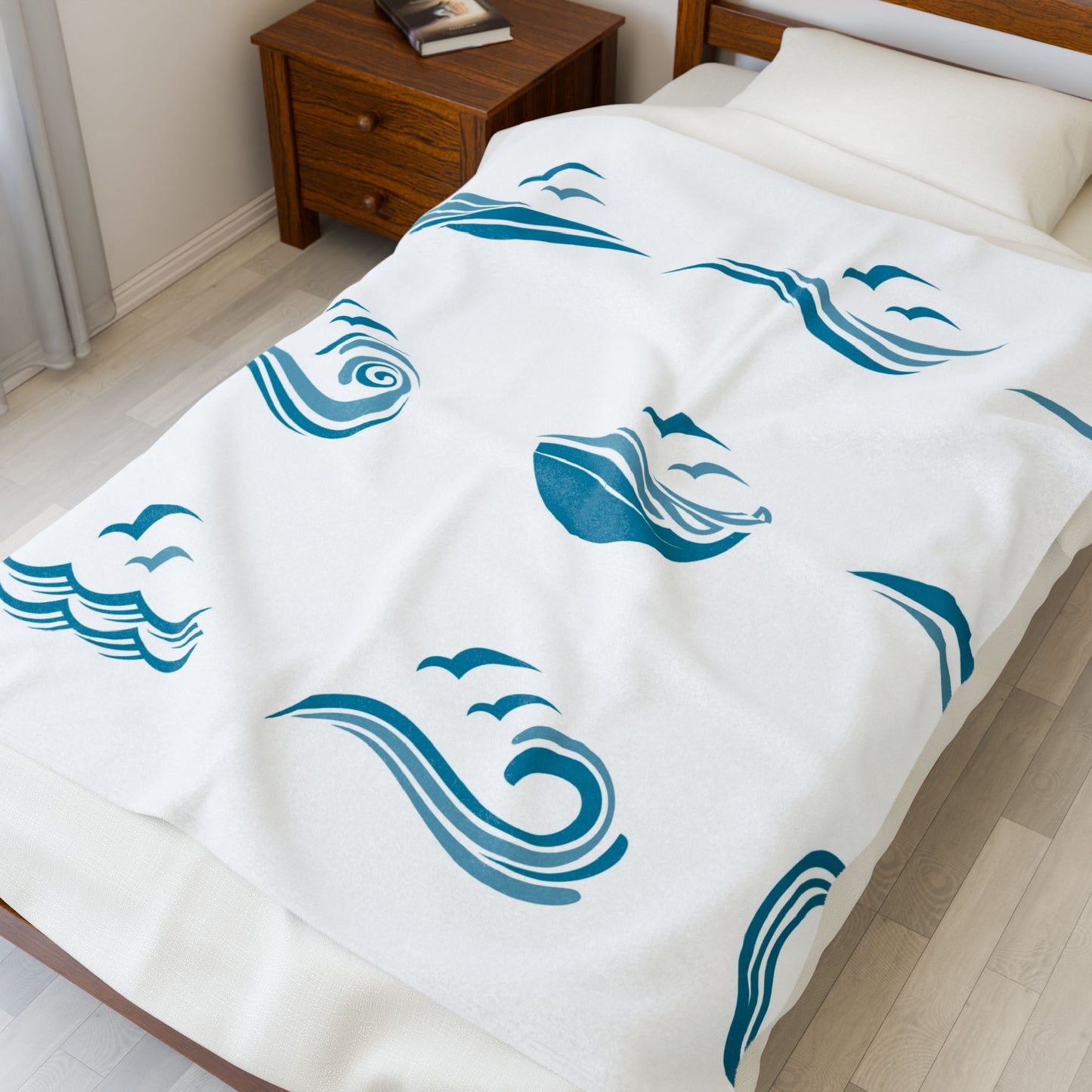 Cozy Ocean Waves Velveteen Plush Blanket – Soft & Stylish Coastal Throw